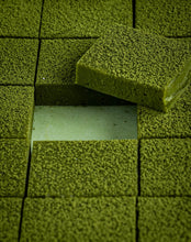 Afbeelding in Gallery-weergave laden, Divine Maia Chocolates Signature Flavor Matcha
